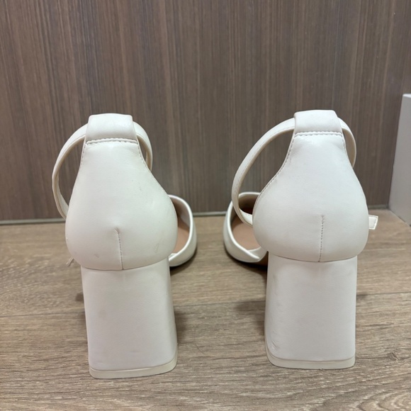 Call It Spring Womens Daliaa Heels - White - Picture 3 of 4